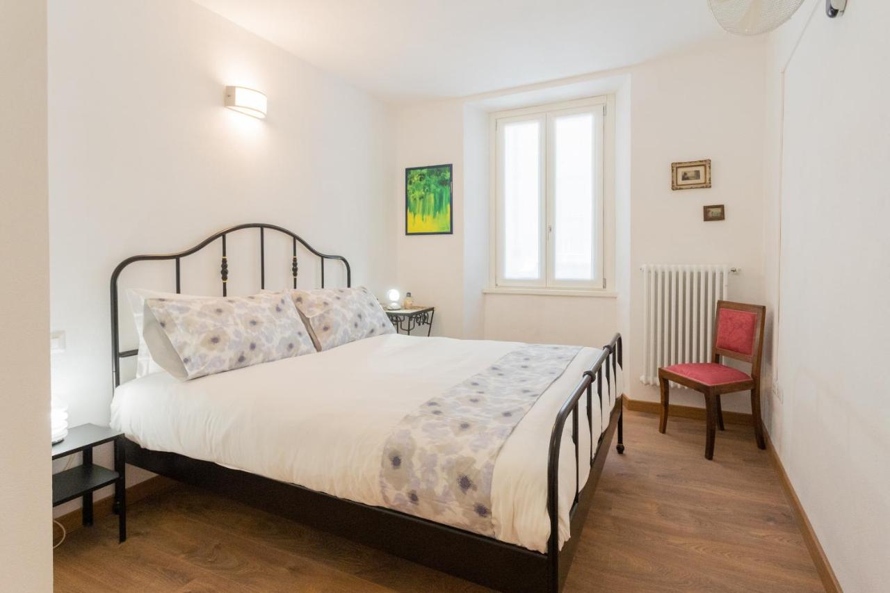 Da Pia In Historycal Como City Centre By Rent All Como Exterior photo