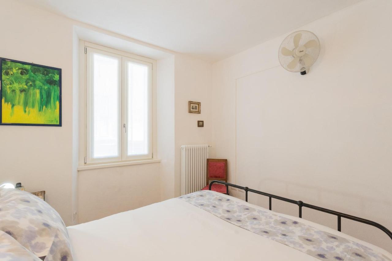 Da Pia In Historycal Como City Centre By Rent All Como Exterior photo