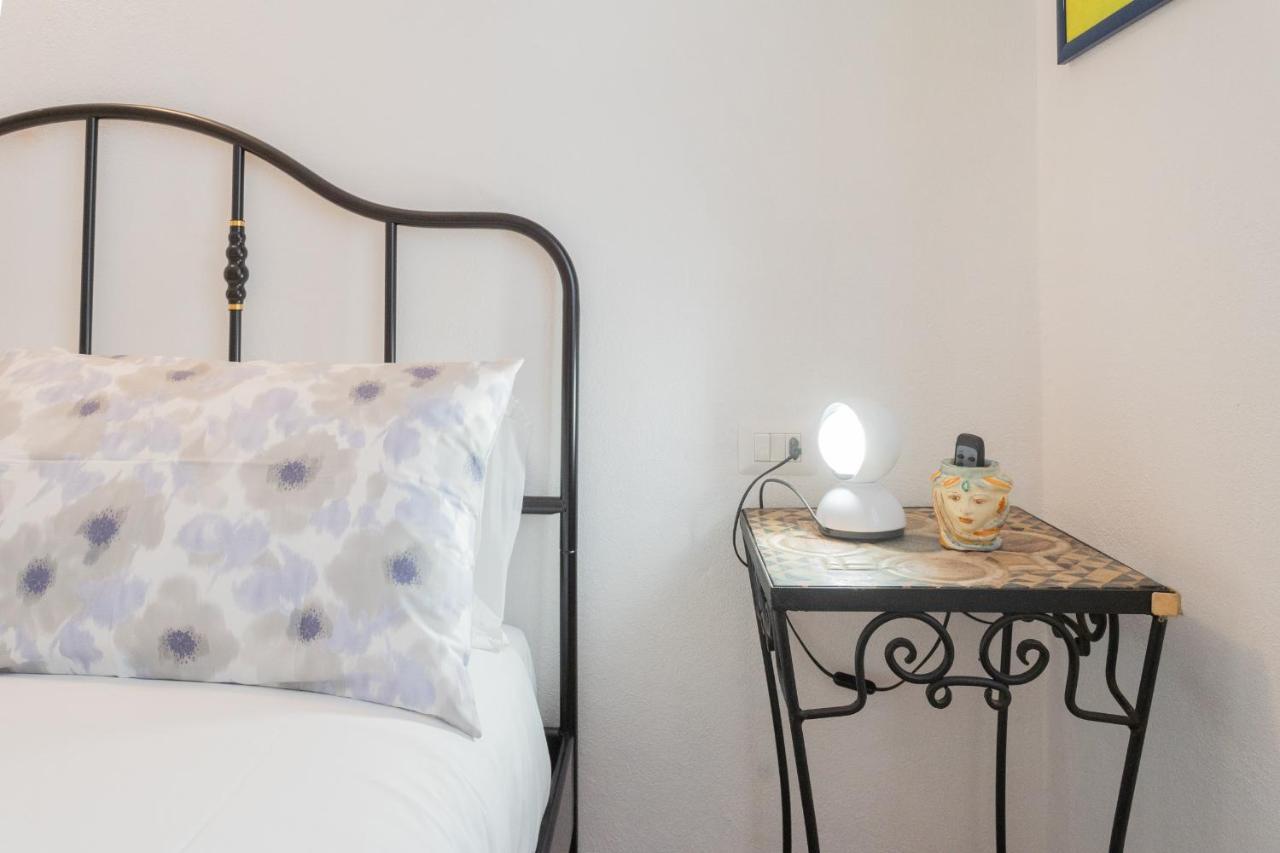 Da Pia In Historycal Como City Centre By Rent All Como Exterior photo